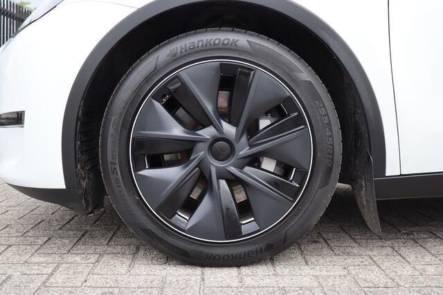 Tesla Model Y Long Range AWD 75 kWh Enhanced Autopilot/Nederlandse auto/Afneembare trekhaak/Stoelverwarming/Stuurverwarming/Achteruitrijcamera/Parkeersensoren rondom/Lederen bekleding