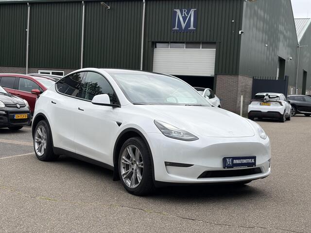 Tesla Model Y Long Range AWD 75 kWh SOH 92% | AFNEEMBARE TREKHAAK| ENHANCHED AUTOPILOT| RESTERENDE ALGEMENE FABRIEKSGARANTIE TESLA T/M 03-2028 OF 80.000KM| ACCU + AANDRIJFLIJN T/M 03-2032/ 192.000KM| RIJKLAAR GELEVERD