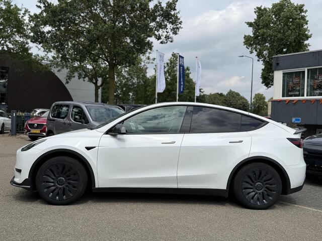 Tesla Model Y RWD 58 kWh UNIEK!| |VAN ¤35.900:,- VOOR: 32.877,- UW WKVOORDEEL: 3.023,- | STOEL + STUURWIELVERWARMING l CARBON PAKKET | TESLA FABRIEKSGARANTIE 9-2027 OF TOT 80.000 KM |