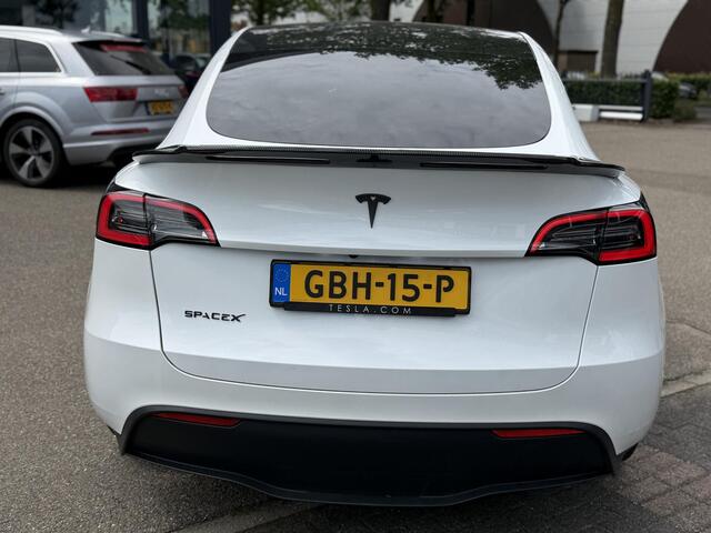 Tesla Model Y RWD 58 kWh UNIEK!| |VAN ¤35.900:,- VOOR: 32.877,- UW WKVOORDEEL: 3.023,- | STOEL + STUURWIELVERWARMING l CARBON PAKKET | TESLA FABRIEKSGARANTIE 9-2027 OF TOT 80.000 KM |