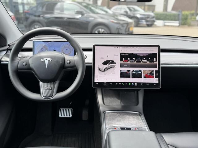 Tesla Model Y RWD 58 kWh UNIEK!| |VAN ¤35.900:,- VOOR: 32.877,- UW WKVOORDEEL: 3.023,- | STOEL + STUURWIELVERWARMING l CARBON PAKKET | TESLA FABRIEKSGARANTIE 9-2027 OF TOT 80.000 KM |