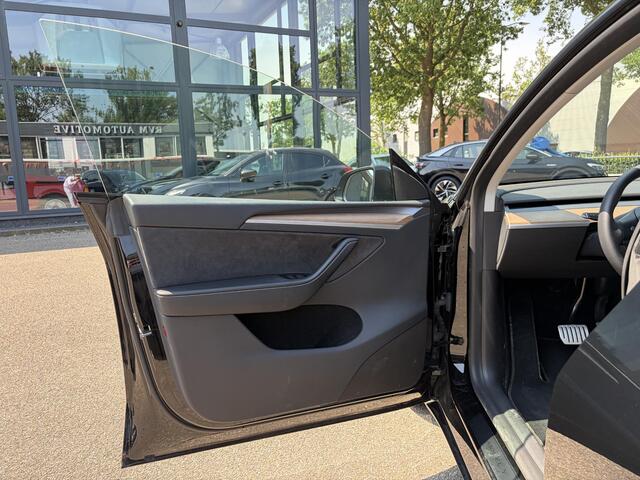 Tesla Model Y Performance AWD 75 kWh VAN: 42.900,- VOOR: 39.877,- UW WKVOORDEEL: 3.023,- | RIJKLAAR GELEVERD | 12 MND BOVAG GARANTIE | TESLA GARANTIE ACCU + AANDRIJFLIJN T/M 03-2031/ 240.000KM|