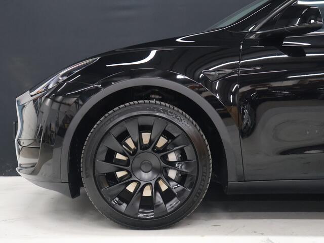 Tesla Model Y RWD 58 kWh [PANORAMADAK, APPLE CARPLAY, ANDROID AUTO, ELEKTRISCHE STOELEN, PDC, CAMERA, STOELVERWARMING, STUURVERWARMING, KEYLESS ENTRY, KEYLESS START, DODEHOEKDETECTIE, CLIMATE CONTROL, NIEUWSTAAT]