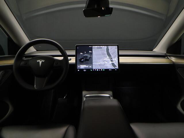 Tesla Model Y RWD 58 kWh [PANORAMADAK, APPLE CARPLAY, ANDROID AUTO, ELEKTRISCHE STOELEN, PDC, CAMERA, STOELVERWARMING, STUURVERWARMING, KEYLESS ENTRY, KEYLESS START, DODEHOEKDETECTIE, CLIMATE CONTROL, NIEUWSTAAT]