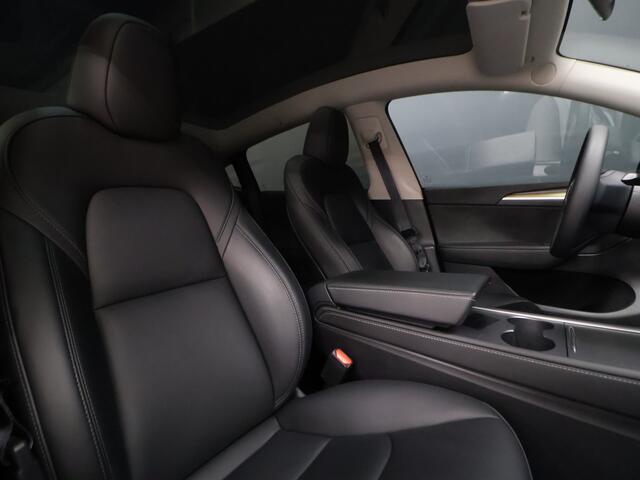 Tesla Model Y RWD 58 kWh [PANORAMADAK, APPLE CARPLAY, ANDROID AUTO, ELEKTRISCHE STOELEN, PDC, CAMERA, STOELVERWARMING, STUURVERWARMING, KEYLESS ENTRY, KEYLESS START, DODEHOEKDETECTIE, CLIMATE CONTROL, NIEUWSTAAT]