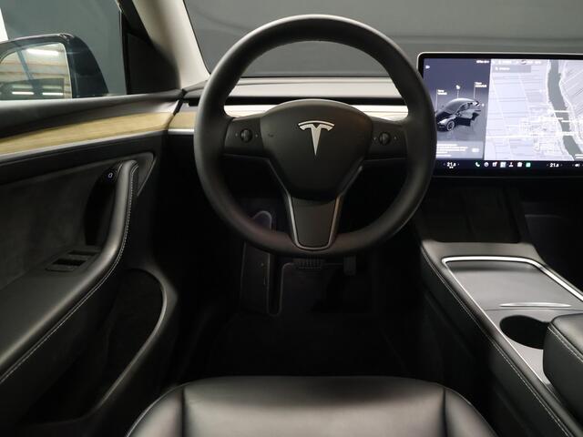 Tesla Model Y RWD 58 kWh [PANORAMADAK, APPLE CARPLAY, ANDROID AUTO, ELEKTRISCHE STOELEN, PDC, CAMERA, STOELVERWARMING, STUURVERWARMING, KEYLESS ENTRY, KEYLESS START, DODEHOEKDETECTIE, CLIMATE CONTROL, NIEUWSTAAT]