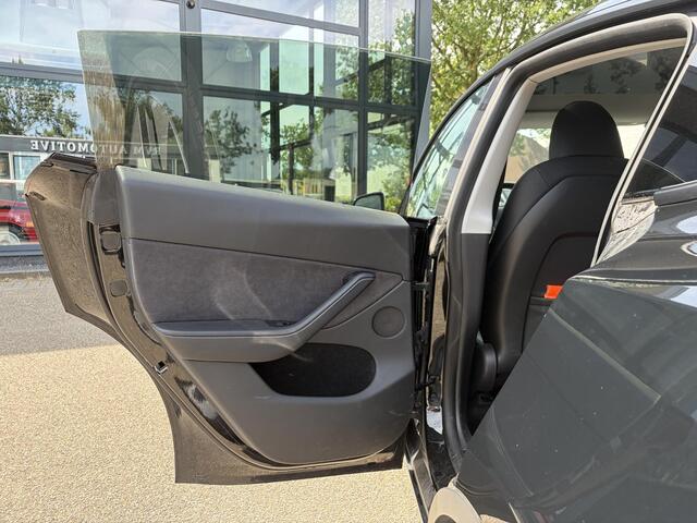 Tesla Model Y Long Range AWD 75 kWh SOH 95% | TESLA FABRIEKSGARANTIE TOT 2028/ 80.000KM! | FABRIEKSGARANTIE OP ACCU & AANDRIJFLIJN TOT 2032 OF 192.000 KM | BTW VERREKENBAAR