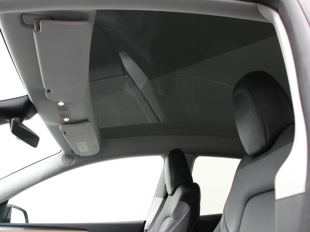 Tesla Model Y Performance Long Range AWD 75 kWh Climate control Adaptieve cruise control Achteruitrijcamera Panoramadak Keyless Stuurverwarming Stoelverwarming LED Navigatie Parkeersensoren