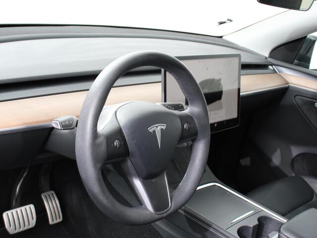 Tesla Model Y Performance Long Range AWD 75 kWh Climate control Adaptieve cruise control Achteruitrijcamera Panoramadak Keyless Stuurverwarming Stoelverwarming LED Navigatie Parkeersensoren