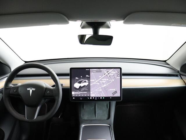 Tesla Model Y Long Range AWD 75 kWh | SoH 91,8% | Autopilot | Panoramadak | Trekhaak!