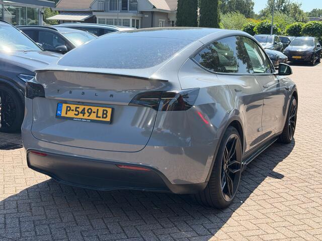 Tesla Model Y Long Range AWD 75 kWh / Autopilot / Panoramadak / Camera / 20'' / Keyless / Leder / Dodehoek / Navigatie / Stoelverwarming