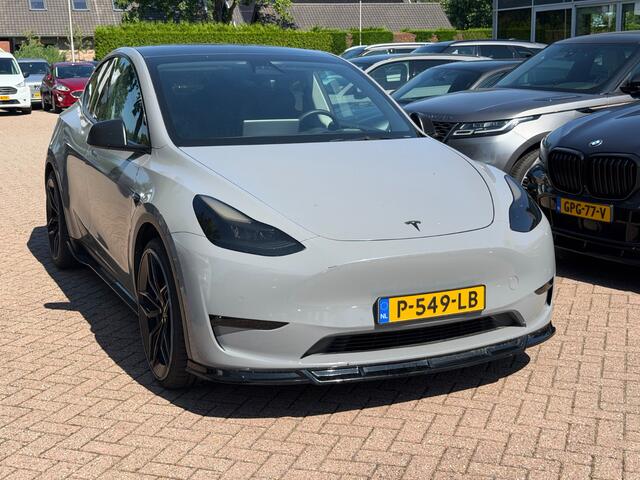 Tesla Model Y Long Range AWD 75 kWh / Autopilot / Panoramadak / Camera / 20'' / Keyless / Leder / Dodehoek / Navigatie / Stoelverwarming