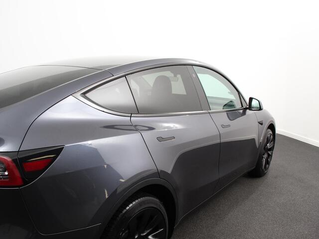 Tesla Model Y RWD 58 kWh Panorama dak 20" Wheels PDC VA 360 Camera Full LED Leder Autopilot