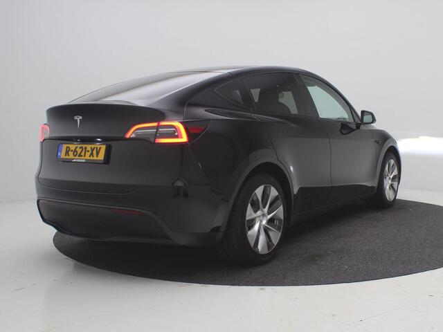Tesla Model Y RWD 58 kWh / SoH 91% / Elektrische achterklep / Adaptief cruise control / Basic Autopilot / 360 Camera / Panoramadak / Stuur- Stoel & Voorruitverwarming / 1ste Eigenaar / NL Auto / BTW Auto /