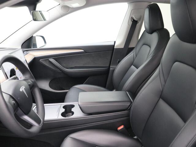 Tesla Model Y RWD 58 kWh / SoH 91% / Elektrische achterklep / Adaptief cruise control / Basic Autopilot / 360 Camera / Panoramadak / Stuur- Stoel & Voorruitverwarming / 1ste Eigenaar / NL Auto / BTW Auto /