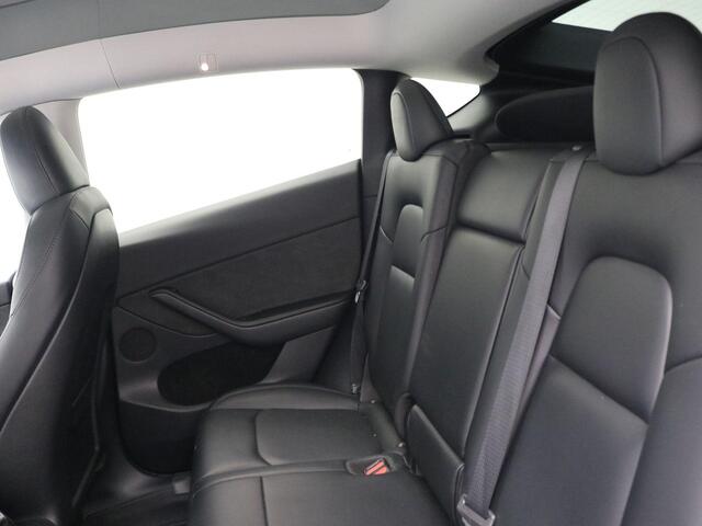 Tesla Model Y RWD 58 kWh / SoH 91% / Elektrische achterklep / Adaptief cruise control / Basic Autopilot / 360 Camera / Panoramadak / Stuur- Stoel & Voorruitverwarming / 1ste Eigenaar / NL Auto / BTW Auto /