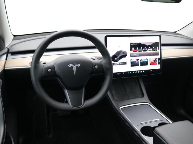 Tesla Model Y RWD 58 kWh / SoH 91% / Elektrische achterklep / Adaptief cruise control / Basic Autopilot / 360 Camera / Panoramadak / Stuur- Stoel & Voorruitverwarming / 1ste Eigenaar / NL Auto / BTW Auto /