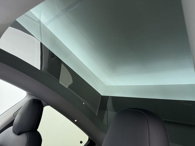 Tesla Model Y Long Range AWD 75kWh 514PK Warmtepomp Stuur+Stoel+Achterbankverwarming Panoramadak Camera's Adap.Cruise Navi Ecc Premium-Audio Leder SOH 91,4% 4WD Keyless Intel Atom®-Processor Privacy Glas Lmv Matrix Led Dodehoekdetectie