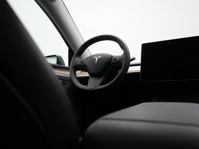 Tesla Model Y Long Range AWD 75 kWh 441pk | Full Self-Driving Capability | Panodak | Adaptive Cruise | Lederen Sportstoelen Memory & Verwarmd | Camera | Navigatie |