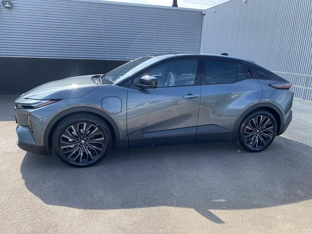 Toyota C-HR+ -- Actieradius (WLTP) 507 km Executive AWD 77 kWh 343PK Nieuw uit voorraad leverbaar Inruilactie 2.500,-!! Trekkracht 1.500kg meest luxe uitvoering