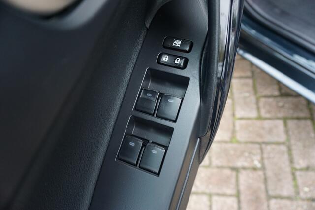 Toyota AURIS Touring Sports 1.8 Hybrid Executive Trekhaak | Camera | Stoelverw. * All in prijs *