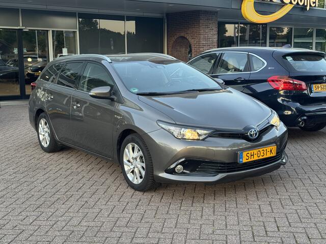 Toyota AURIS Touring Sports 1.8 Hybrid Dynamic / Camera / Navigatie / Keyless / 16'' / DAB / Cruise Control / Getint glas