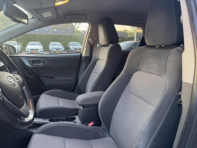 Toyota AURIS Touring Sports 1.8 Hybrid Dynamic / Camera / Navigatie / Keyless / 16'' / DAB / Cruise Control / Getint glas