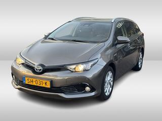 toyota-auris-touring-sports-1.8-hyb