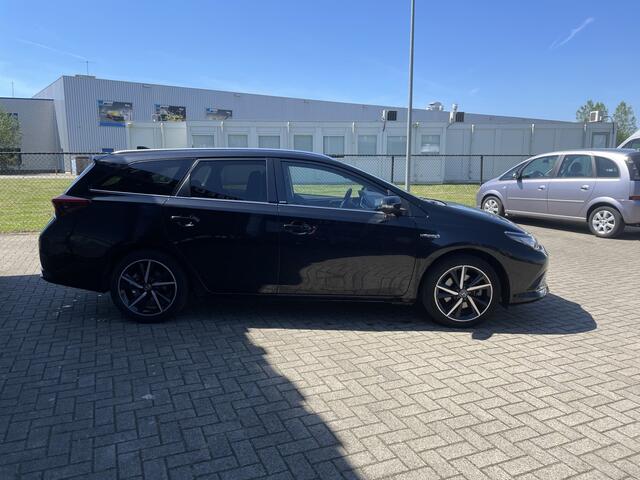 Toyota AURIS Touring Sports RIJKLAAR 1.8 Hybrid Business