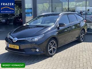 toyota-auris-touring-sports-rijklaa