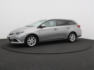 toyota-auris-touring-sports-1.8-hyb