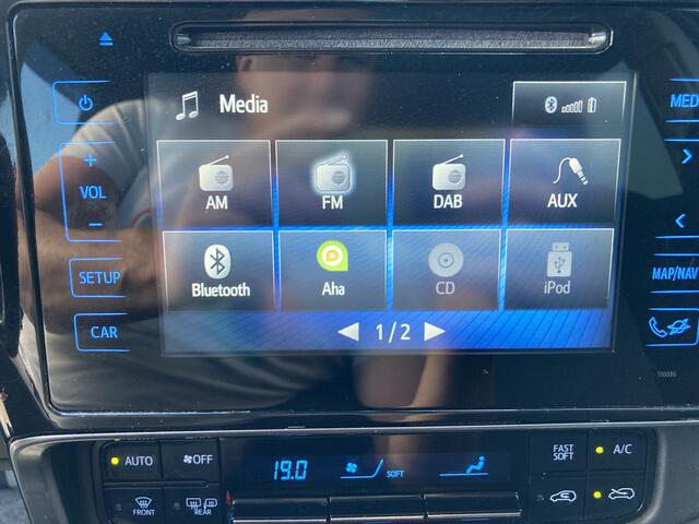 Toyota AURIS Touring Sports 1.8 Hybrid Dynamic Ultimate CAMERA/NAVI/DAB/PDC/STOELVERWARMING