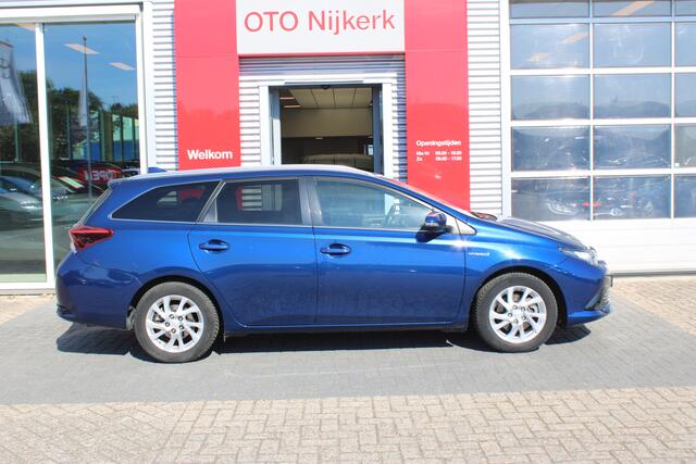 Toyota AURIS Touring Sports 1.8 Hybrid Dynamic Go