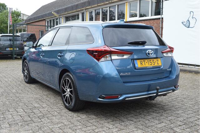 Toyota AURIS Touring Sports 1.8 Hybrid Dynamic Nap / Clima / Cruise / Dab / Trekhaak
