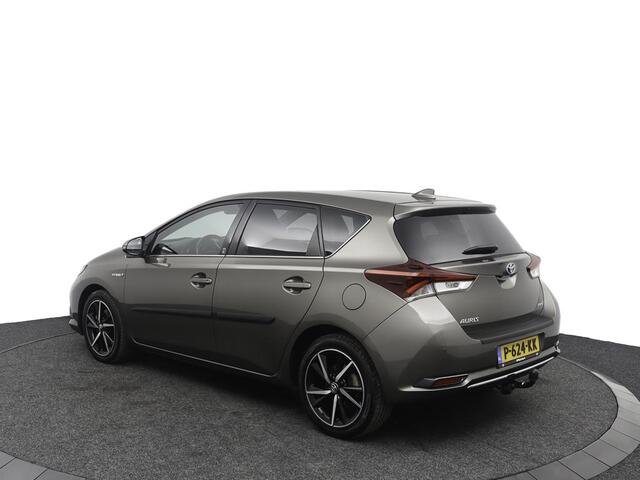Toyota AURIS 1.8 Hybrid Dynamic Ultimate | Stoelverwarming | Trekhaak | Cruise control | Keyless |