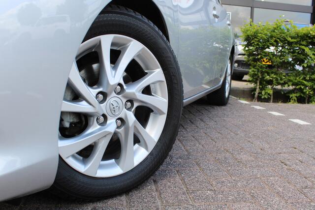Toyota AURIS Touring Sports 1.8 Hybrid Aspiration | Rijklaar | Navi | Cruise | Bluetooth | Clima | Camera
