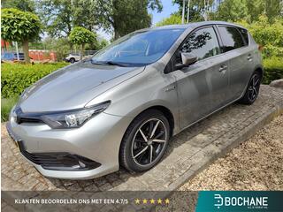 toyota-auris-1.8-hybrid-black-editi