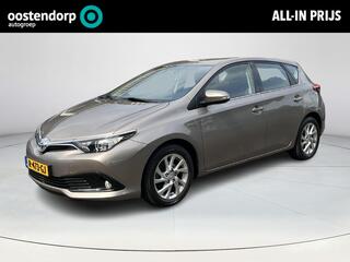 toyota-auris-1.8-hybrid-dynamic--v
