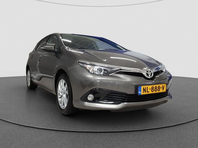 Toyota AURIS 1.2T Trend | Navigatie | Camera | Trekhaak | Panodak |