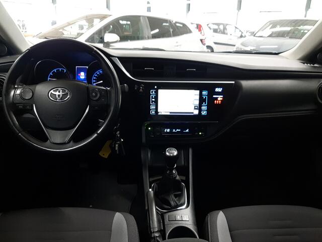 Toyota AURIS 1.2T Trend | Navigatie | Camera | Trekhaak | Panodak |
