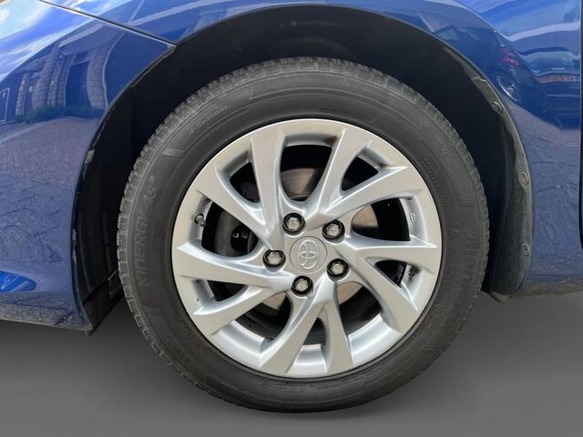 Toyota AURIS 1.2T Aspiration Limited | CAMERA | LMV | NAVI