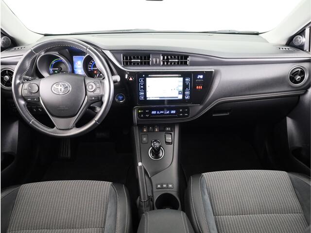 Toyota AURIS Touring Sports 1.8 Hybrid Executive | Half lederen bekleding | Parkeersensoren V+A | Navigatie | Stoelverwarming | Direct leverbaar!