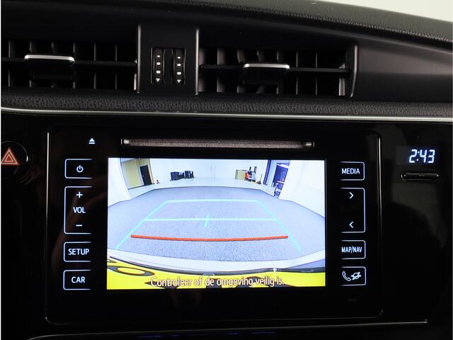 Toyota AURIS Touring Sports 1.8 Hybrid Executive | Half lederen bekleding | Parkeersensoren V+A | Navigatie | Stoelverwarming | Direct leverbaar!