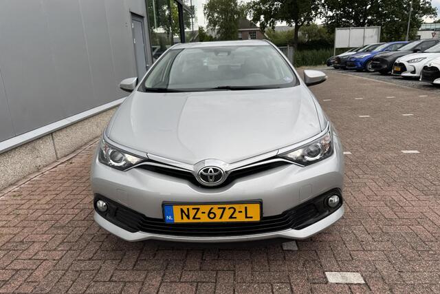 Toyota AURIS 1.3 Aspiration Trekhaak, Navigatie, Achteruitrijcamera, Cruise control