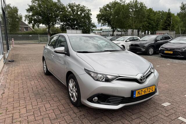 Toyota AURIS 1.3 Aspiration Trekhaak, Navigatie, Achteruitrijcamera, Cruise control