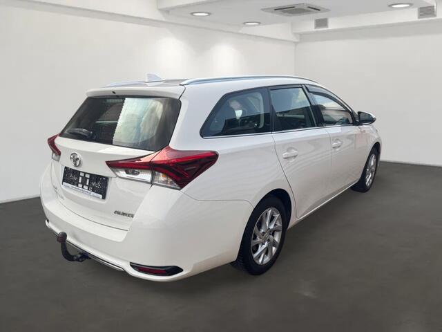 Toyota AURIS Touring Sports 1.2T Aspiration Limited Trekhaak Camera