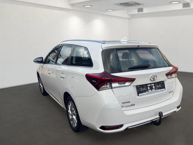 Toyota AURIS Touring Sports 1.2T Aspiration Limited Trekhaak Camera