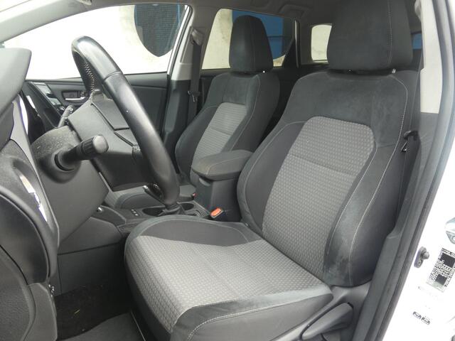 Toyota AURIS Touring Sports 1.8 Hybrid Dynamic Go | NAVIGATIE | ACHTERUITRIJCAMERA |