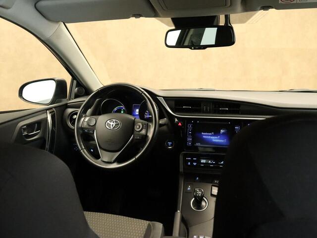 Toyota AURIS 1.8 Hybrid Dynamic - ORIGINEEL NEDERLANDSE AUTO - ACHTERRUITRIJCAMERA - CRUISE CONTROL - EXTRA GETINT GLAS - KEYLESS ENTRY - LICHTMETALEN VELGEN 16" INCH - NAVIGATIESYSTEEM FULL-MAP