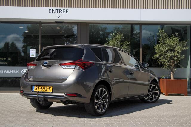 Toyota AURIS 1.8 Hybrid Executive | Panodak | Trekhaak